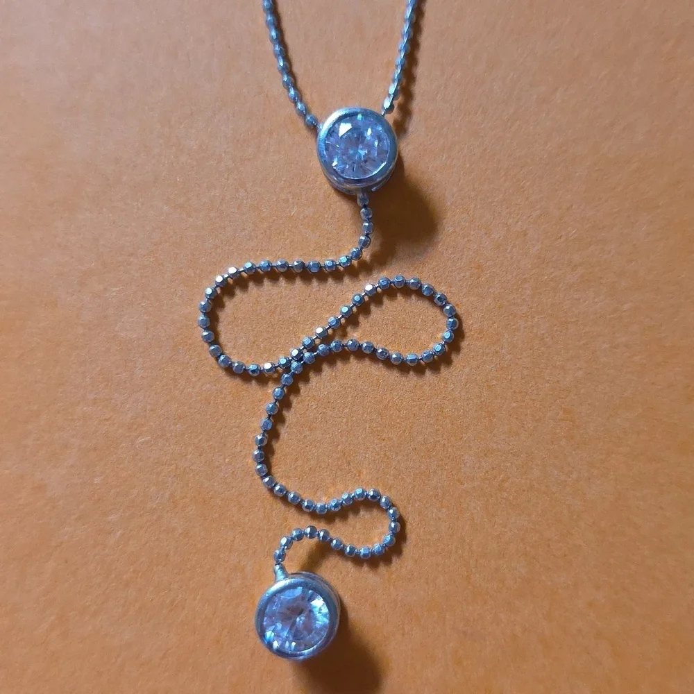 925 Elegant Silver Necklace with Crystal Accents - Picture 3 of 4